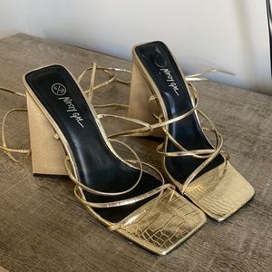 Nasty Gal Metallic Gold Croc-Embossed Heels